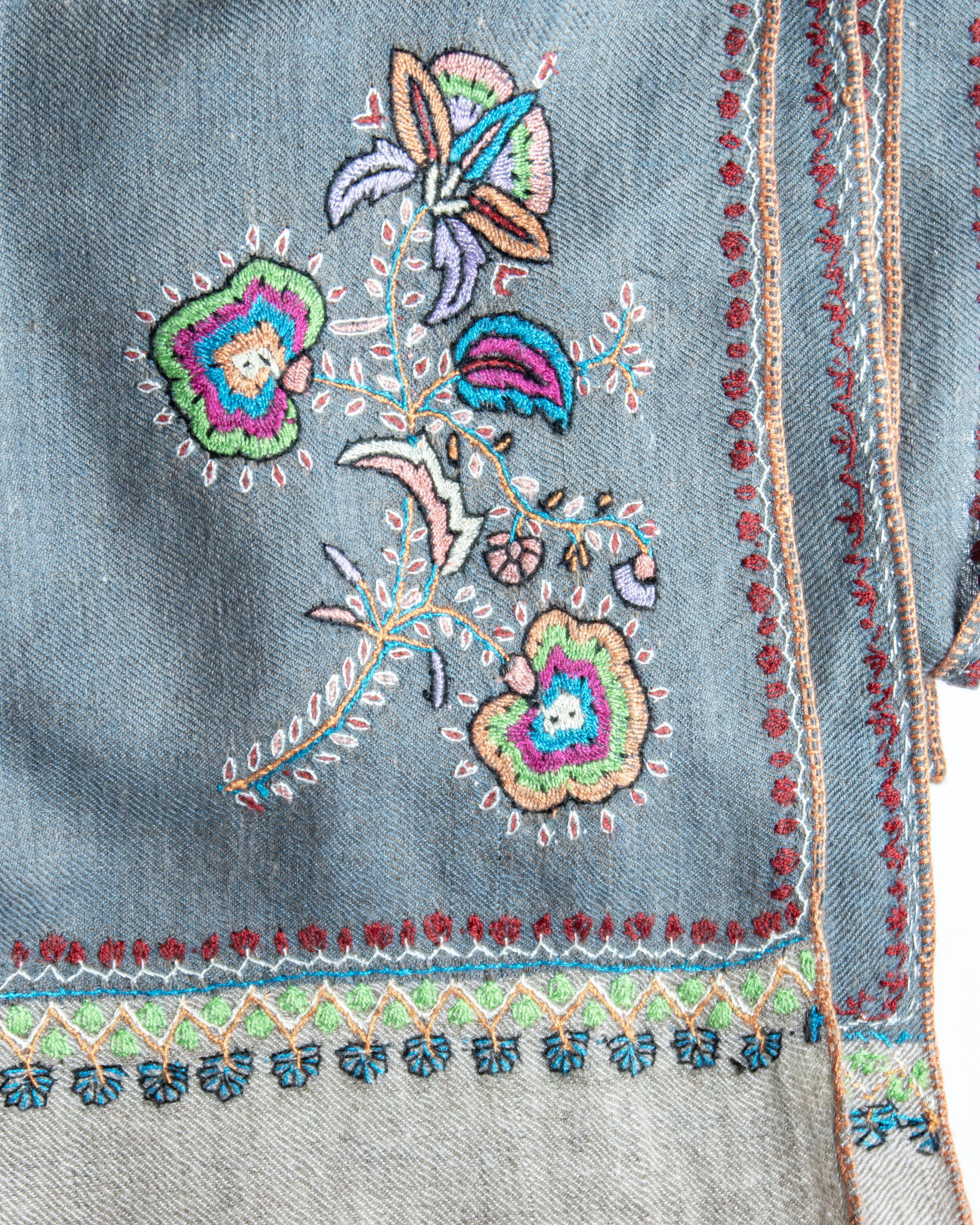 Floral Motif Dove Grey